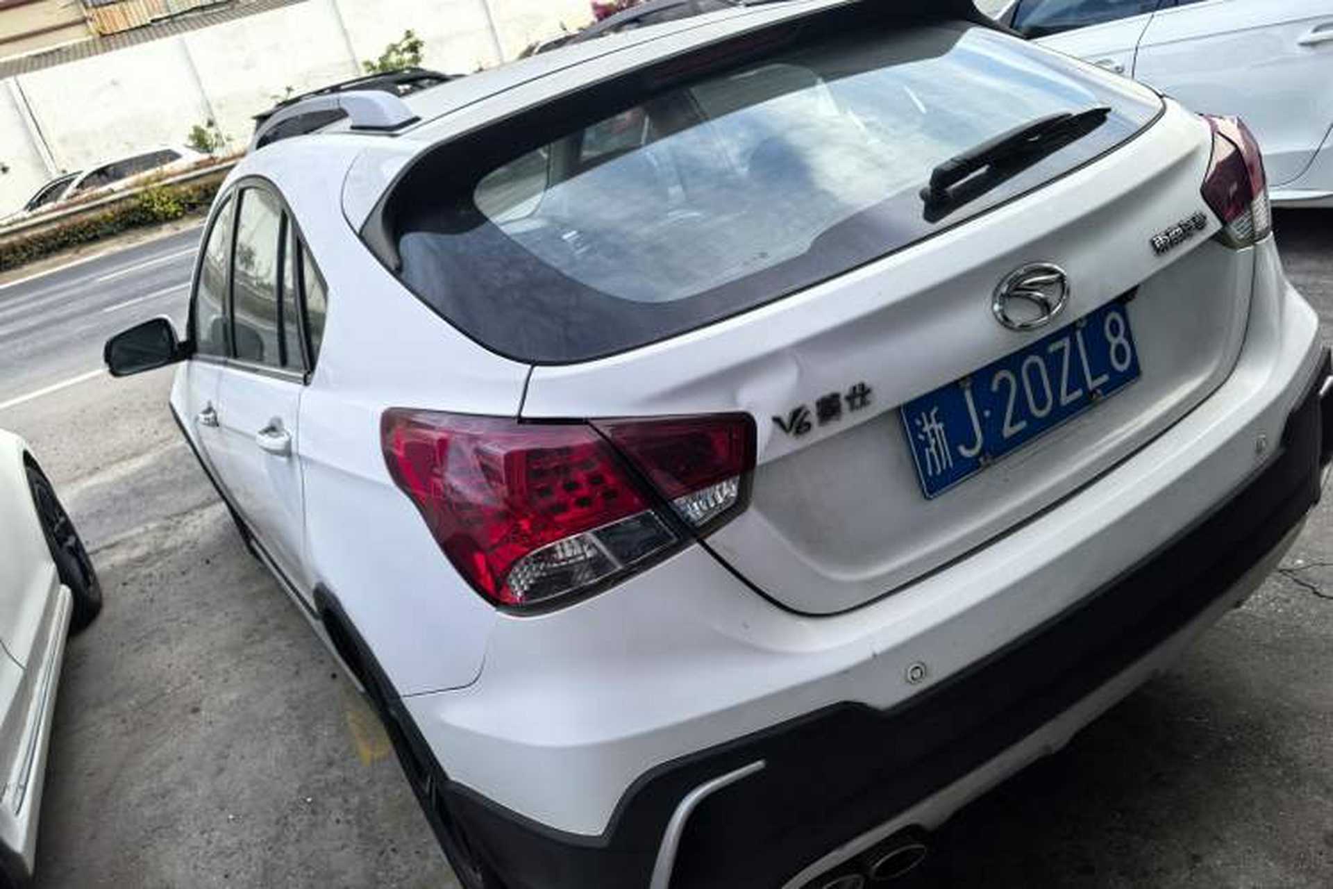 Used Soueast V6 Lingshi 2015 CROSS 1.5L CVT ZhiZun Model Exterior 3