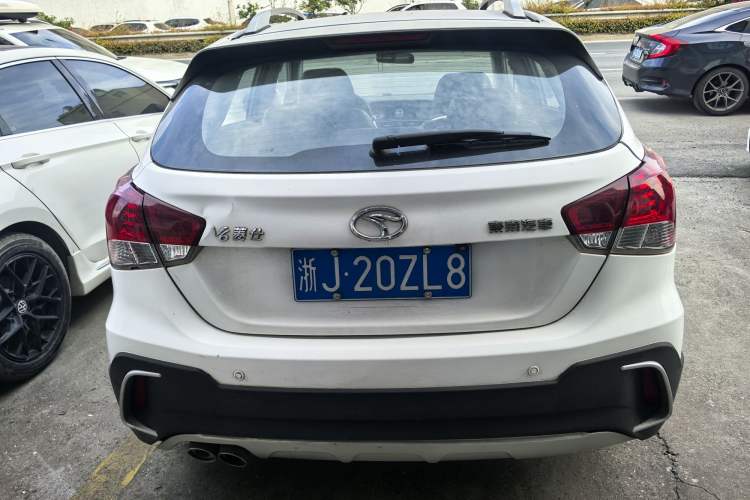 Used Soueast V6 Lingshi 2015 CROSS 1.5L CVT ZhiZun Model Exterior 4