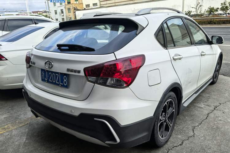 Used Soueast V6 Lingshi 2015 CROSS 1.5L CVT ZhiZun Model Exterior 5