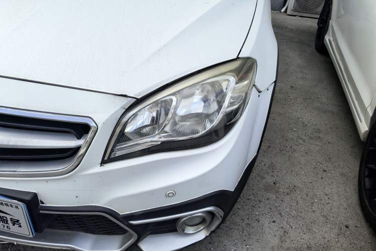 Used Soueast V6 Lingshi 2015 CROSS 1.5L CVT ZhiZun Model Exterior 6