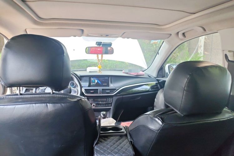 Used Soueast V6 Lingshi 2015 CROSS 1.5L Manual ZhiZun Model Headliner