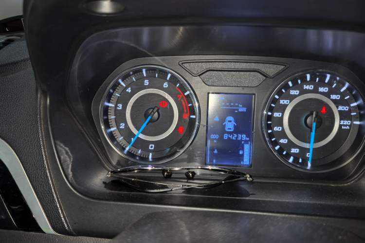 Used Soueast V6 Lingshi 2015 CROSS 1.5L Manual Smart Edition Instrument Cluster