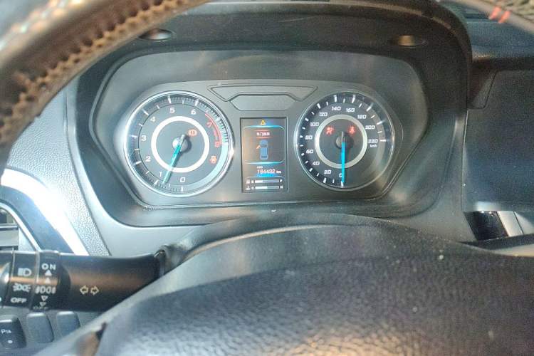 Used Soueast V6 Lingshi 2015 CROSS 1.5L Manual ZhiZun Model Instrument Cluster