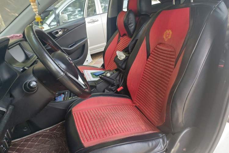 Used Soueast V6 Lingshi 2015 CROSS 1.5L Manual ZhiZun Model Left Front Seat