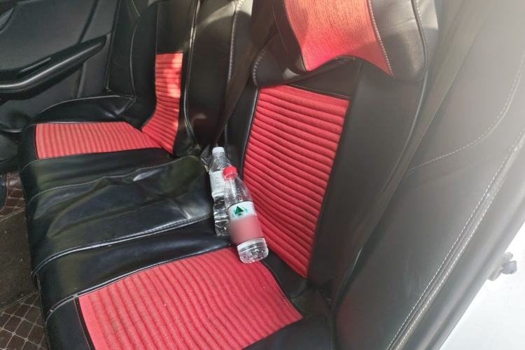 Used Soueast V6 Lingshi 2015 CROSS 1.5L Manual ZhiZun Model Left Rear Seat