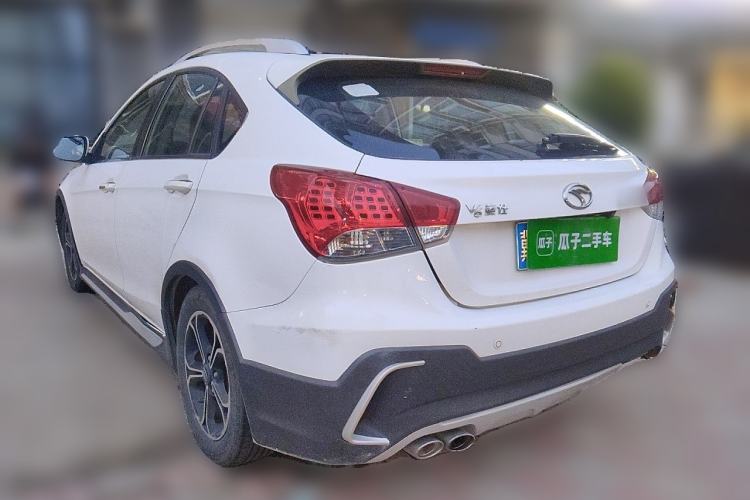 Used Soueast V6 Lingshi 2015 CROSS 1.5L Manual ZhiZun Model Rear Left 45 Deg