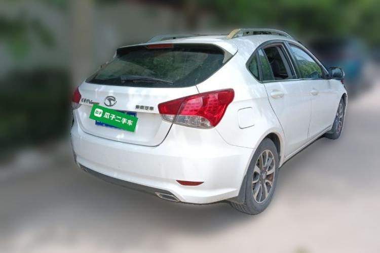 Used Soueast V6 Lingshi 2015 CROSS 1.5L Manual Smart Edition Rear Right 45 Deg