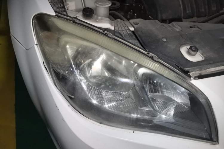 Used Soueast V6 Lingshi 2015 CROSS 1.5L Manual Smart Edition Right Front Headlight