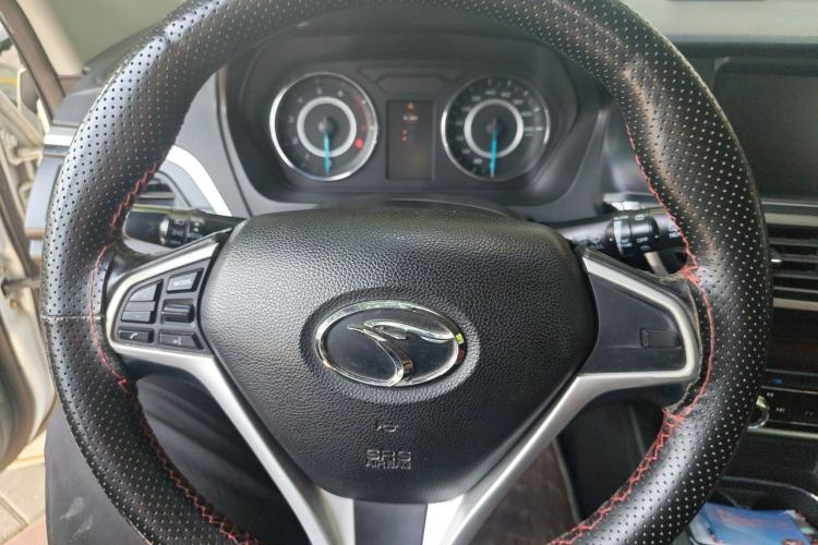 Used Soueast V6 Lingshi 2015 CROSS 1.5L Manual ZhiZun Model Steering Wheel