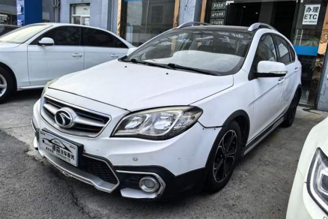 Used Soueast V6 Lingshi 2015 CROSS 1.5L CVT ZhiZun Model