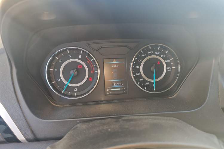 Used Soueast V6 Lingshi 2015 CROSS 1.5L Manual ZhiZun Model Instrument Cluster