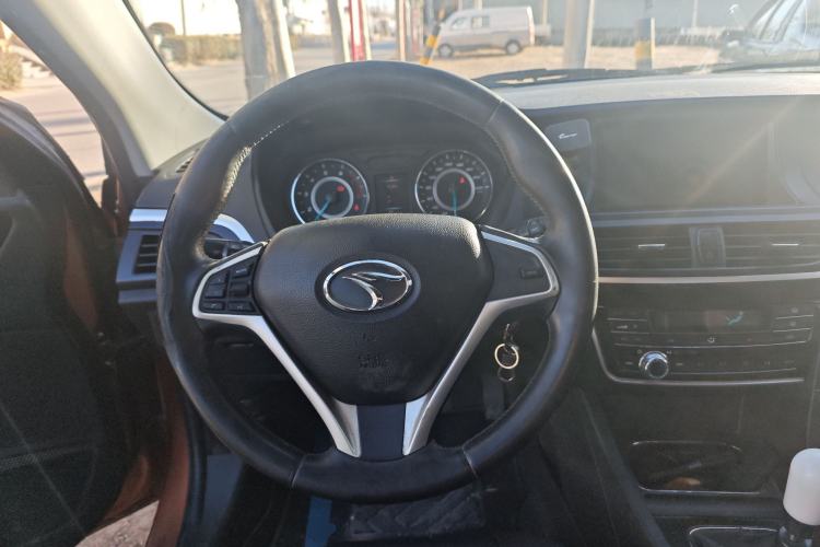 Used Soueast V6 Lingshi 2015 CROSS 1.5L Manual ZhiZun Model Steering Wheel