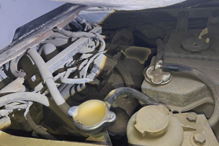 Used Soueast Xiwang 2011 1.3L (Dong'an Engine) Standard Version Engine Bay