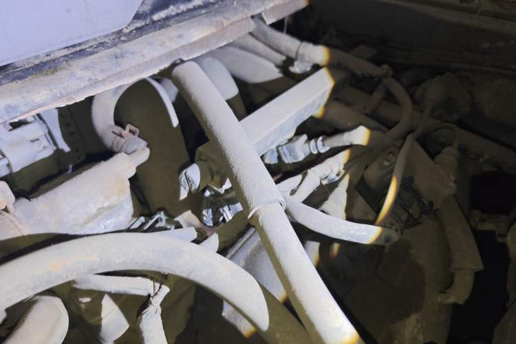 Used Soueast Xiwang 2011 1.3L (Dong'an Engine) Standard Version Engine Bay Left