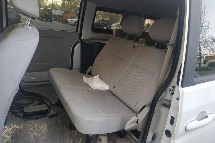 Used SRM 2021 Standard Model Left Rear Seat