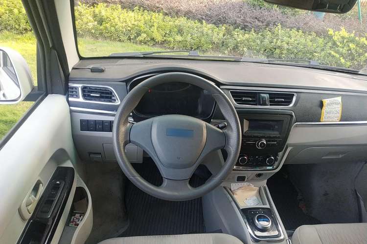 Used SRM 2021 Standard Model Steering Wheel