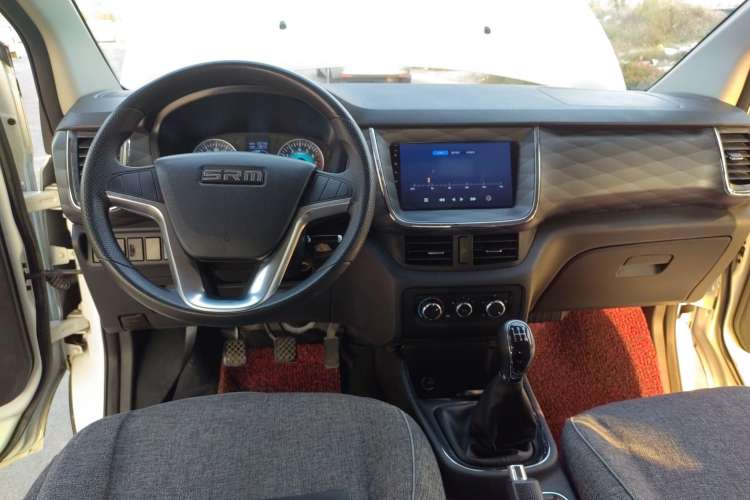 Used SRM Gold Hiace 2021 1.5L Passenger Van Engineering Lion Model Central Air Conditioning Version 9 Seats Center Console
