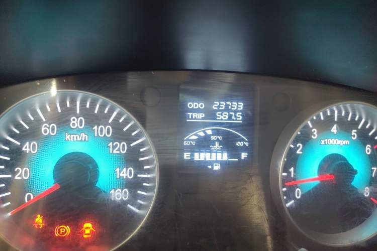 Used SRM Gold Hiace 2021 1.5L Passenger Van Engineering Lion Model Central Air Conditioning Version 9 Seats Odometer Close Up