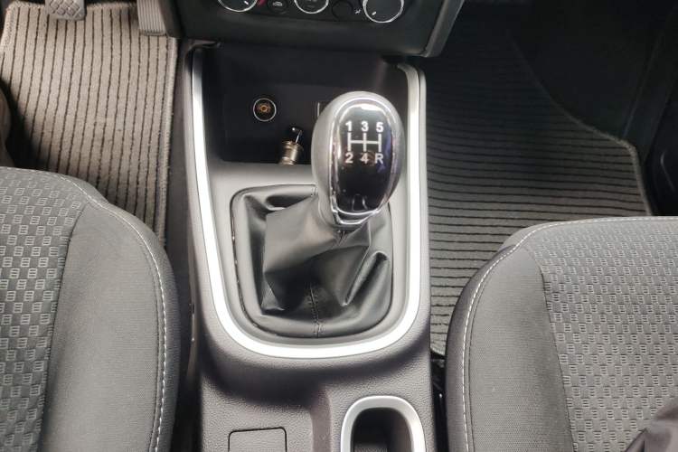 Used SRM Gold Hiace M Classic 2022 1.5L Engineering Lion Passenger Van 7 Seats Gear Lever