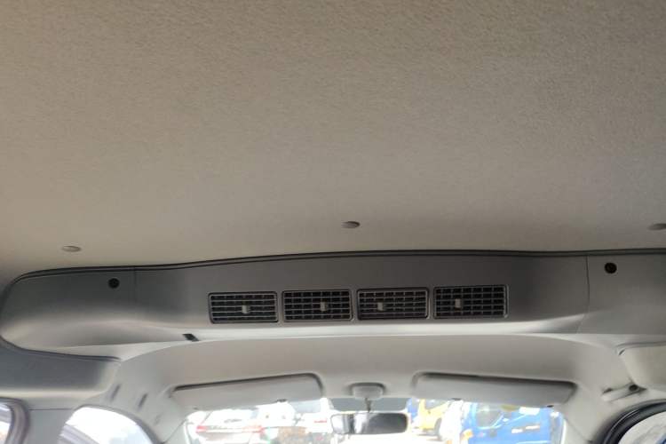 Used SRM Gold Hiace M Classic 2022 1.5L Engineering Lion Passenger Van 7 Seats Headliner