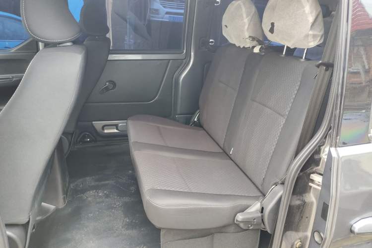 Used SRM Gold Hiace M Classic 2022 1.5L Engineering Lion Passenger Van 7 Seats Left Rear Seat