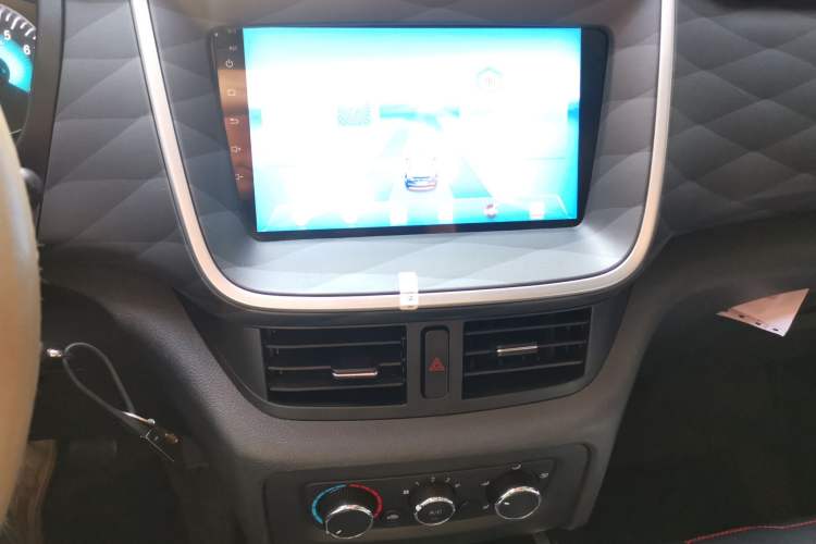 Used SRM Gold Hiace M Classic 2022 1.5L Engineering Lion Passenger Vehicle 6 Seats Audio And AC Panel