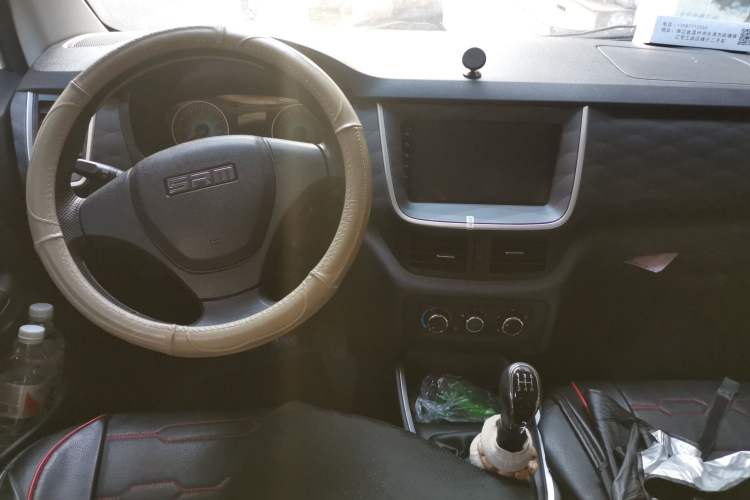 Used SRM Gold Hiace M Classic 2022 1.5L Engineering Lion Passenger Vehicle 6 Seats Center Console