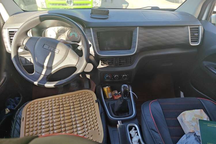 Used SRM Gold Hiace M Classic 2022 1.5L Engineering Lion Passenger Vehicle 5 Seats Center Console