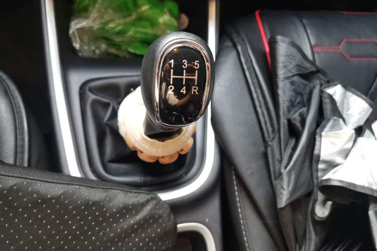 Used SRM Gold Hiace M Classic 2022 1.5L Engineering Lion Passenger Vehicle 6 Seats Gear Lever