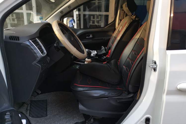 Used SRM Gold Hiace M Classic 2022 1.5L Engineering Lion Passenger Vehicle 6 Seats Left Front Seat