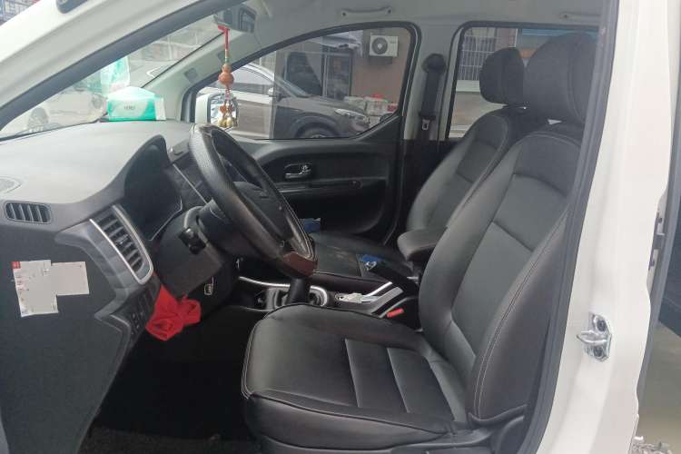 Used SRM Gold Hiace M Classic 2022 1.5L Travel Lion Passenger Vehicle 5 Seats Left Front Seat