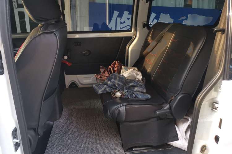 Used SRM Gold Hiace M Classic 2022 1.5L Engineering Lion Passenger Vehicle 6 Seats Left Rear Seat