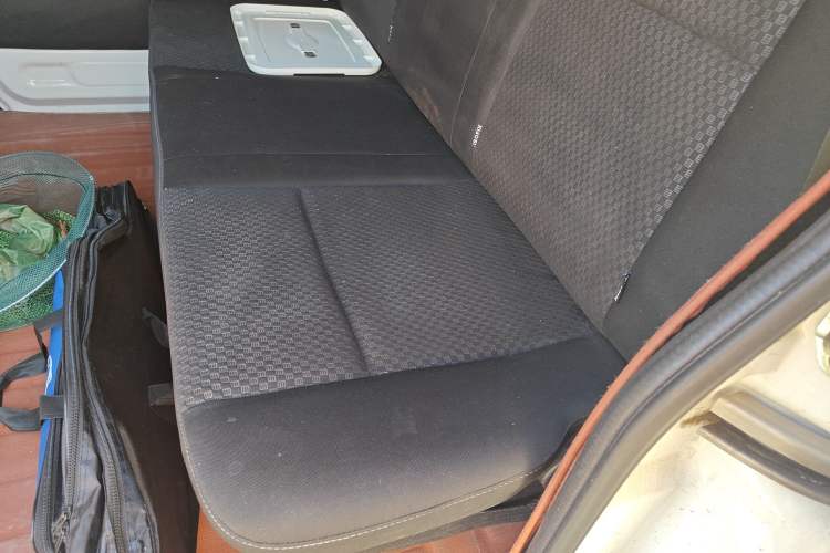 Used SRM Gold Hiace M Classic 2022 1.5L Engineering Lion Passenger Vehicle 5 Seats Left Rear Seat