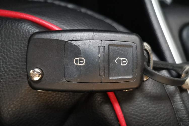 Used SRM Gold Hiace M Classic 2022 1.5L Engineering Lion Passenger Vehicle 6 Seats Vehicle Key
