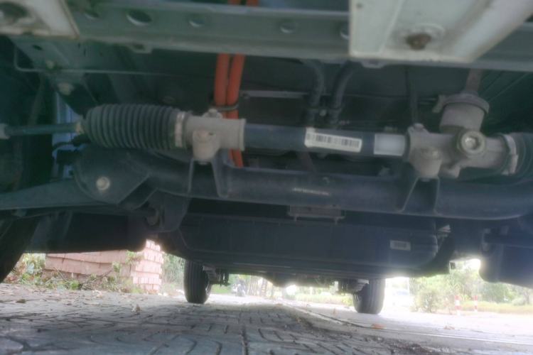Used SRM Haoyun 2023 Entrepreneurial Van Chassis Front