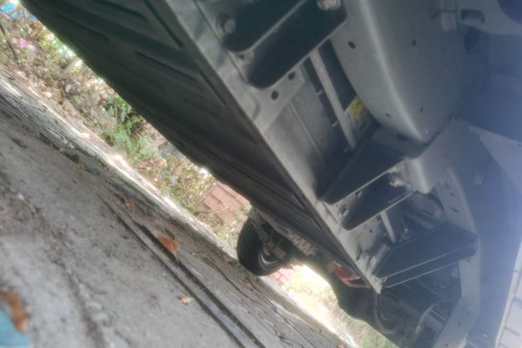 Used SRM Haoyun 2023 Entrepreneurial Van Chassis Front Left
