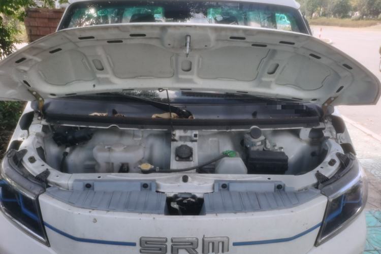 Used SRM Haoyun 2023 Entrepreneurial Van Engine Bay