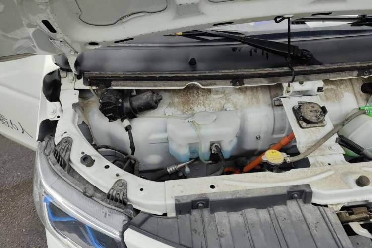 Used SRM Haoyun 2023 Launch Edition Entrepreneurial Van Engine Bay Right