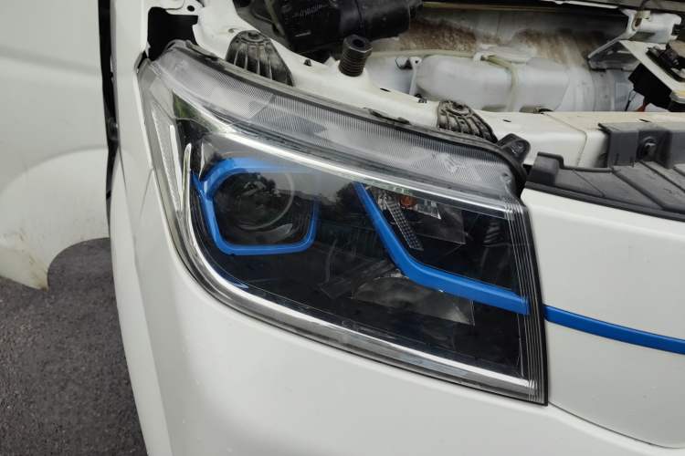 Used SRM Haoyun 2023 Launch Edition Entrepreneurial Van Right Front Headlight