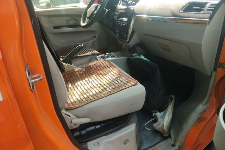 Used SRM Haoyun 1 2021 III Entrepreneurial Left Rear Seat
