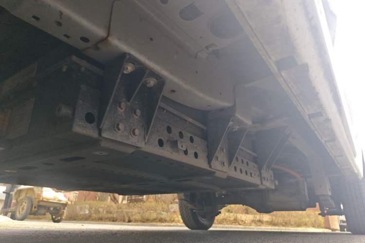 Used SRM Haoyun 1 2021 III Entrepreneurial Chassis Front Left