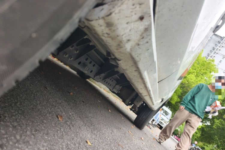 Used SRM Haoyun 1 2021 III Entrepreneurial Chassis Front Left