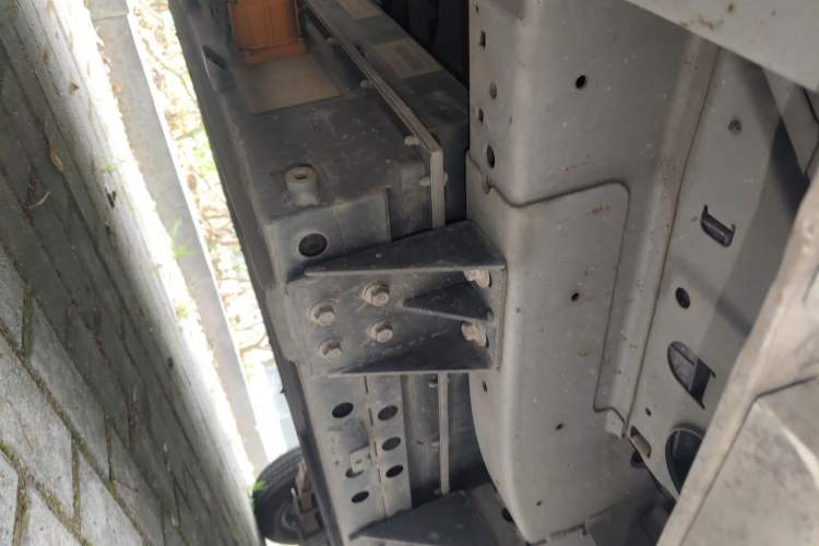 Used SRM Haoyun 1 2021 III Entrepreneurial Chassis Front Left