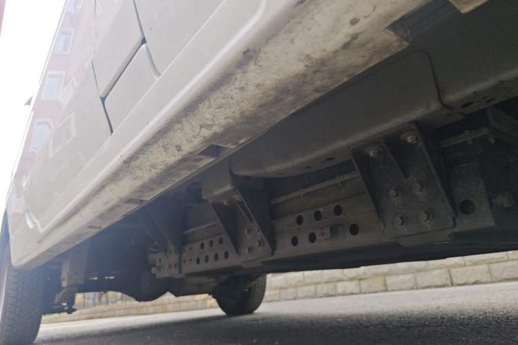 Used SRM Haoyun 1 2021 III Entrepreneurial Chassis Front Right