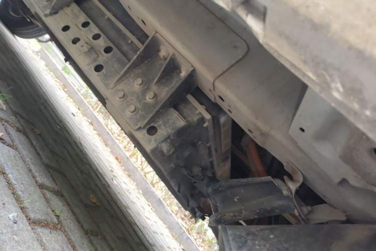 Used SRM Haoyun 1 2021 III Entrepreneurial Chassis Front Right