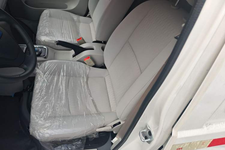 Used SRM Haoyun 1 2022 Launch Edition Left Front Seat