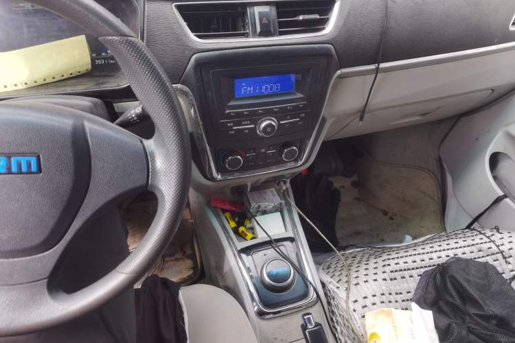 Used SRM Haoyun 2022 Commercial Van Entrepreneurial Type Audio And AC Panel