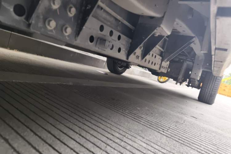 Used SRM Haoyun 2022 Commercial Van Wealth Creation Edition Chassis Front Left