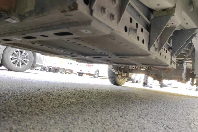 Used SRM Haoyun 2022 Commercial Van Entrepreneurial Type Chassis Front Left