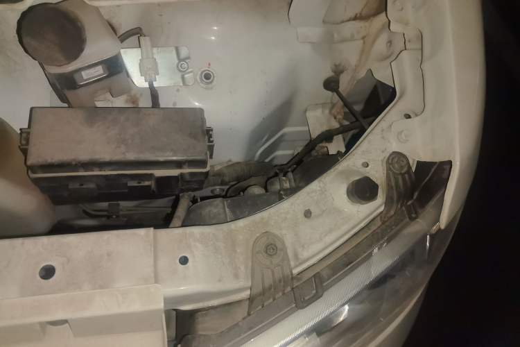 Used SRM Haoyun 2022 Launch Edition Engine Bay Left